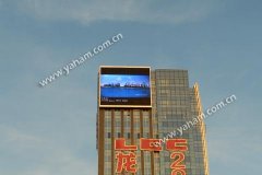 尊龙凯时首页网格屏让深圳龙光世纪大厦更高亮
