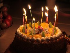 尊龙凯时首页八月11周年庆后再唱生日歌